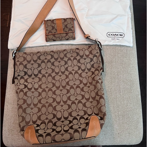 Coach Shoulder hobo bag with monogram large and deep bag